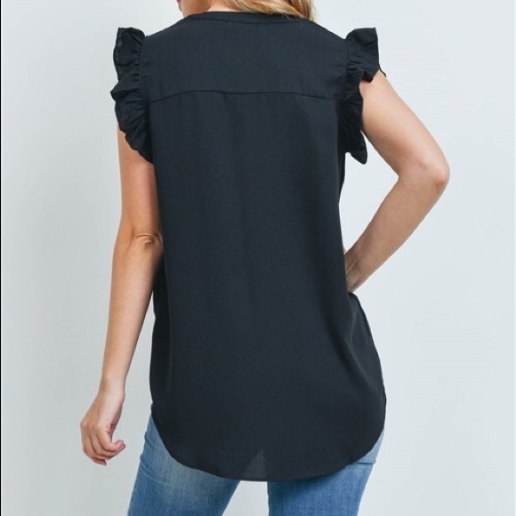 🖤𝘙𝘶𝘧𝘧𝘭𝘦 𝘉𝘭𝘰𝘶𝘴𝘦🖤NWT - Picture 3 of 4